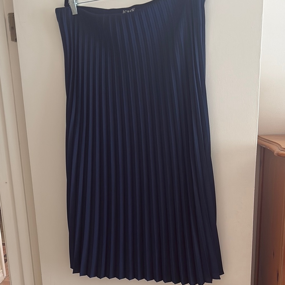 Navy J.Crew Women’s Pleated Skirt - Picture 7 of 9